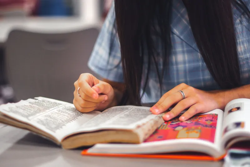 Speaking Two Languages Literally Reshapes Your Brain — And Gives Bilingual Students a Real Edge in School