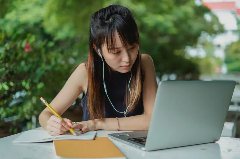 Watching Lectures Feels Like Studying — Your Brain Is Lying to You