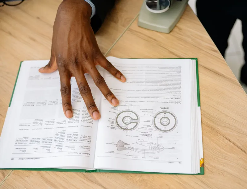 Why Your Brain Hits a Wall Reading Science Textbooks (And the Neural Hack That Fixes It)
