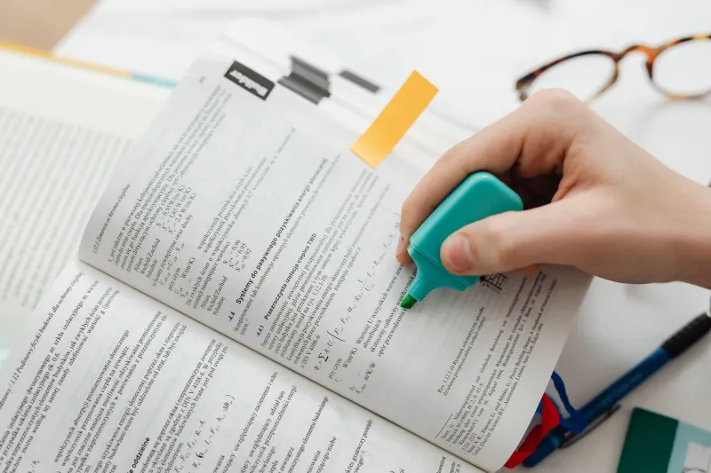 That Yellow Highlighter Is Lying to Your Brain — Here's the Science Behind Why
